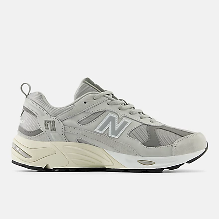 New Balance 878