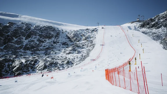 Sölden 冰川与滑雪世界杯训练场景
